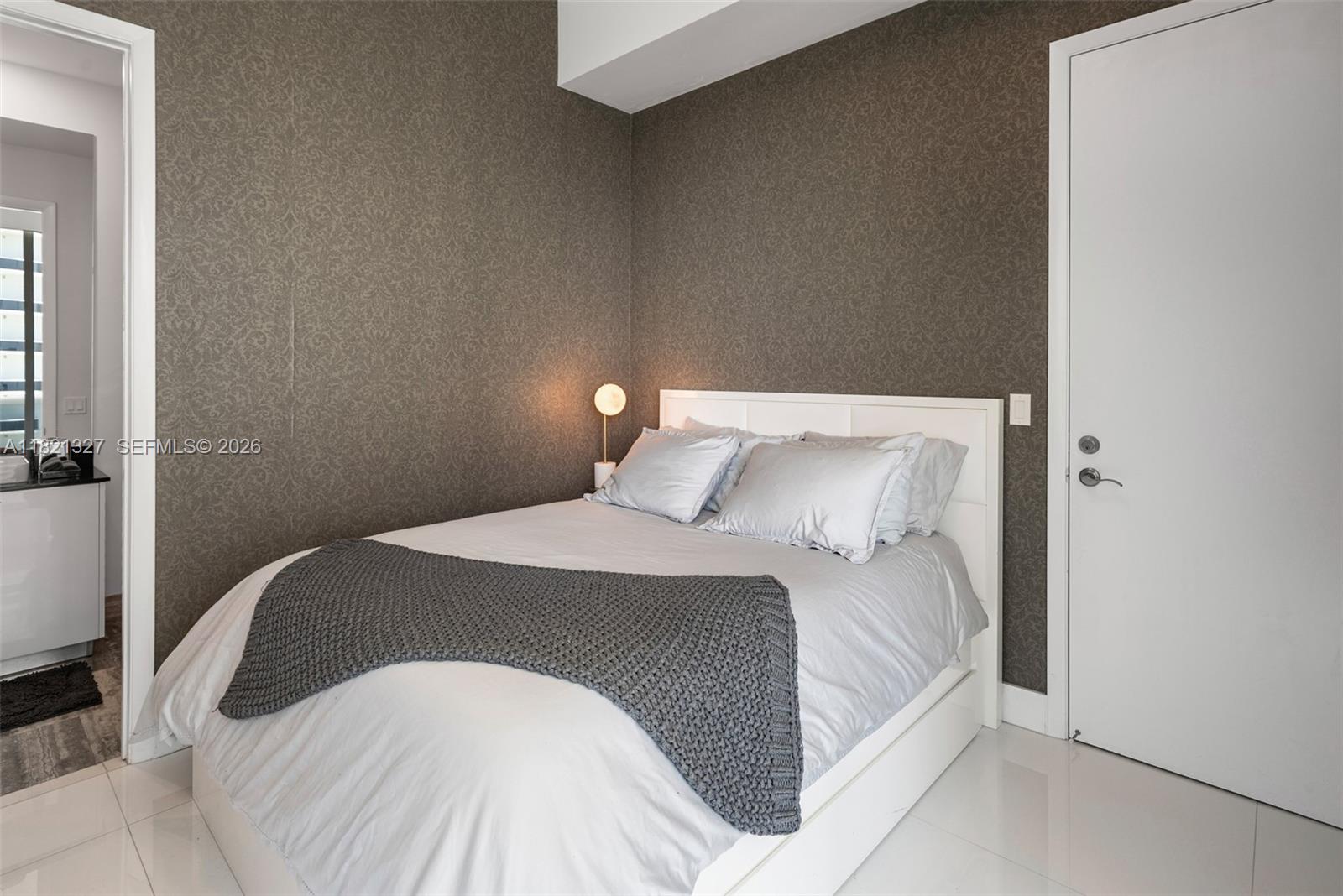 TDR TOWER II CONDO - Residential