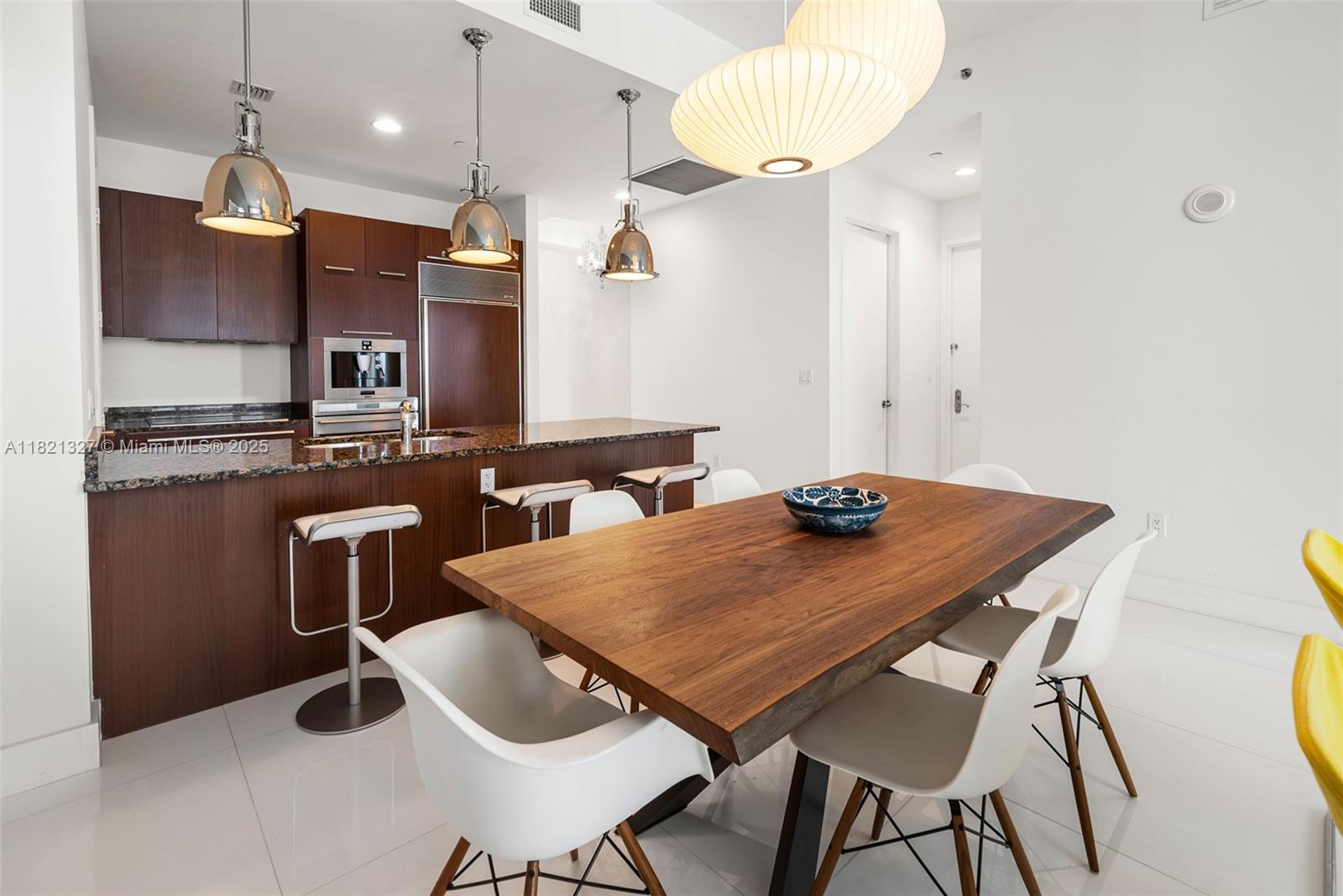 TDR TOWER II CONDO - Residential