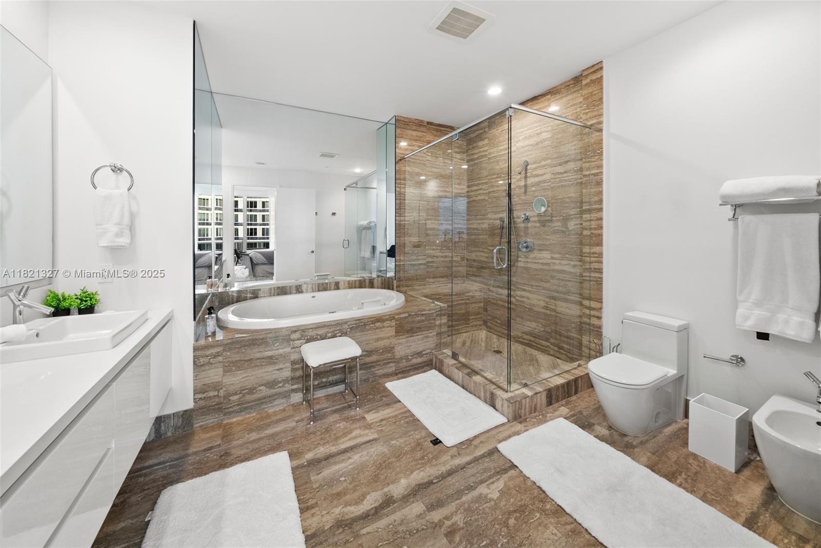 TDR TOWER II CONDO - Residential