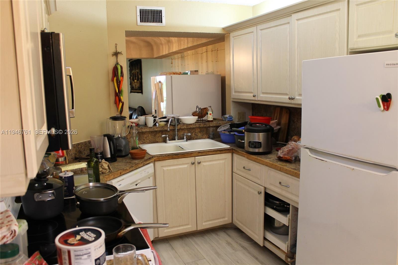 23277 N Barwood Ln N 205