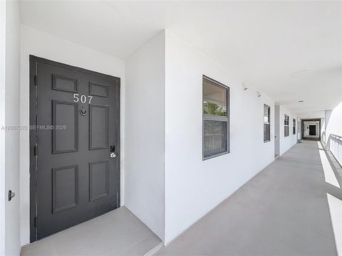 Tiny photo for 3100 NE 48th St #507, Fort Lauderdale, FL 33308 (MLS # A12007535)