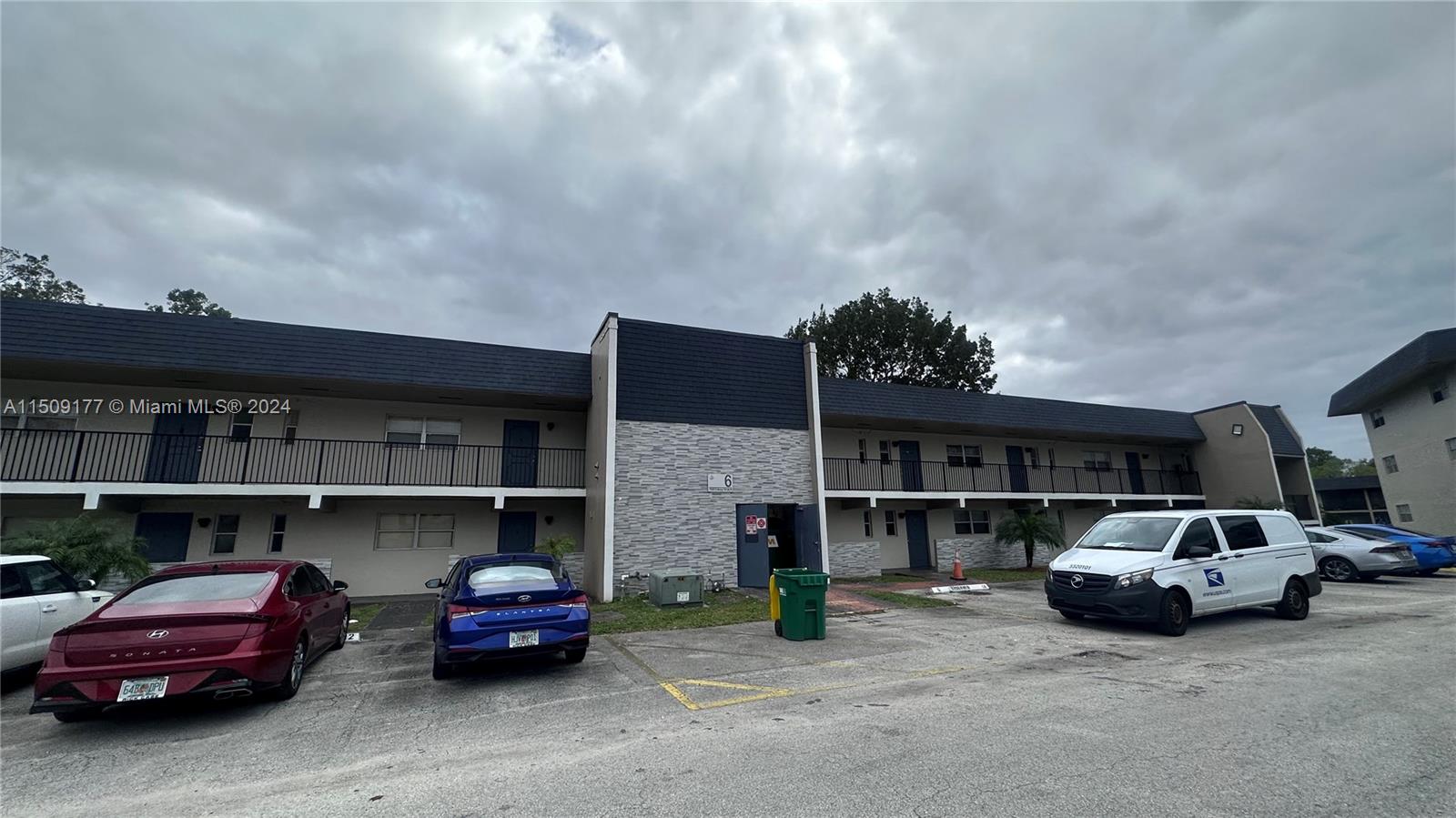 VERSAILLES GARDENS CONDO - Residential Lease