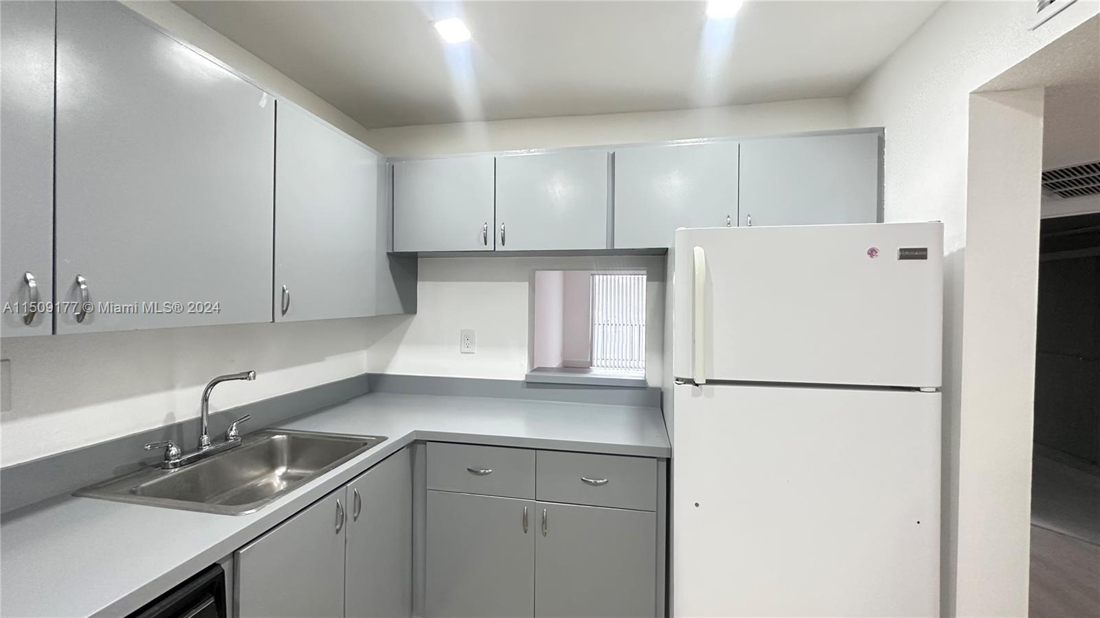 VERSAILLES GARDENS CONDO - Residential Lease
