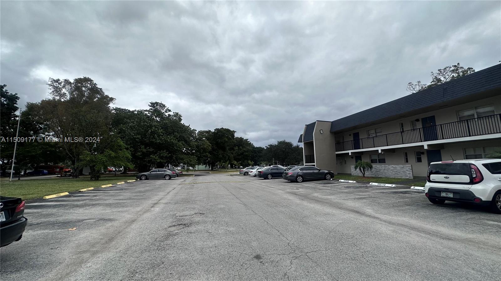 VERSAILLES GARDENS CONDO - Residential Lease