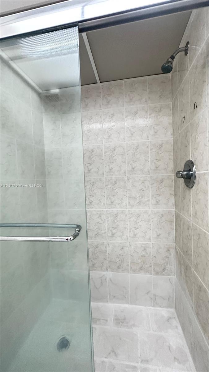 VERSAILLES GARDENS CONDO - Residential Lease