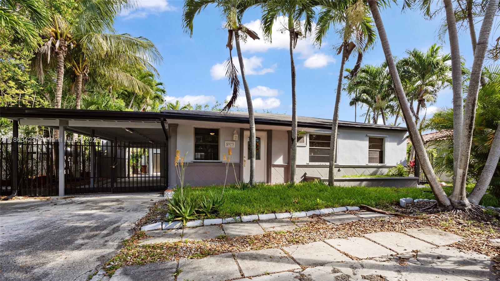 Located in the highly coveted South Miami area, this spacious 3-bedroom, 2-bath residence offers the perfect blend of comfort and versatility. The home features a recently renovated kitchen and generously sized bedrooms.
In addition to the main home, the property includes a private efficiency—ideal for guests, in-laws, or use as a home office—as well as a storage room that provides plenty of extra space to keep everything organized.
