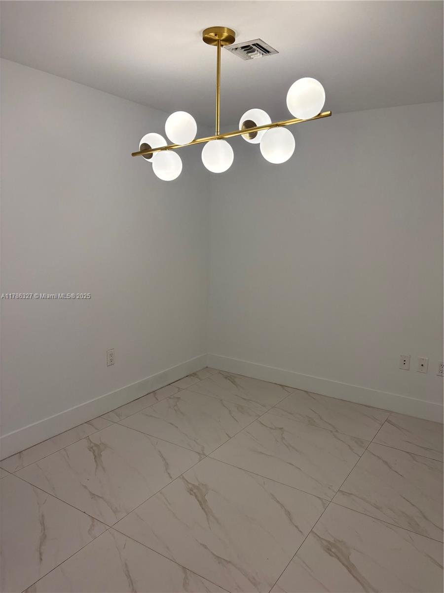 16385 Biscayne Blvd 504