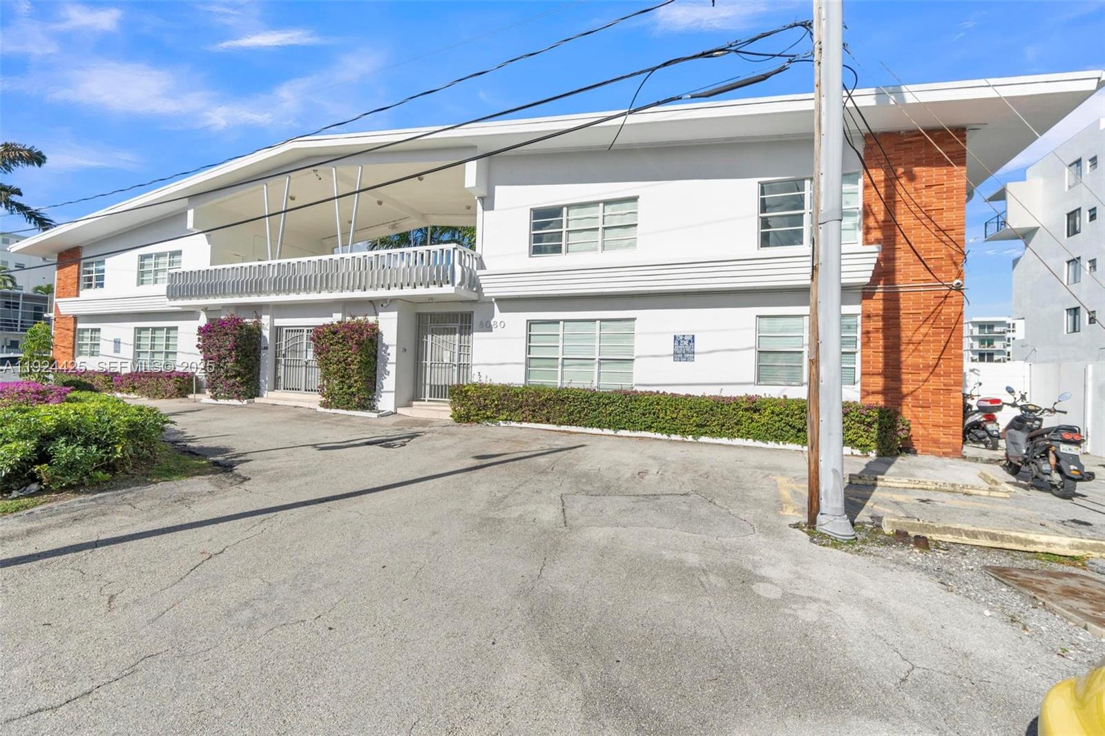 THE LOFTS AT TATUM CONDO - Residential