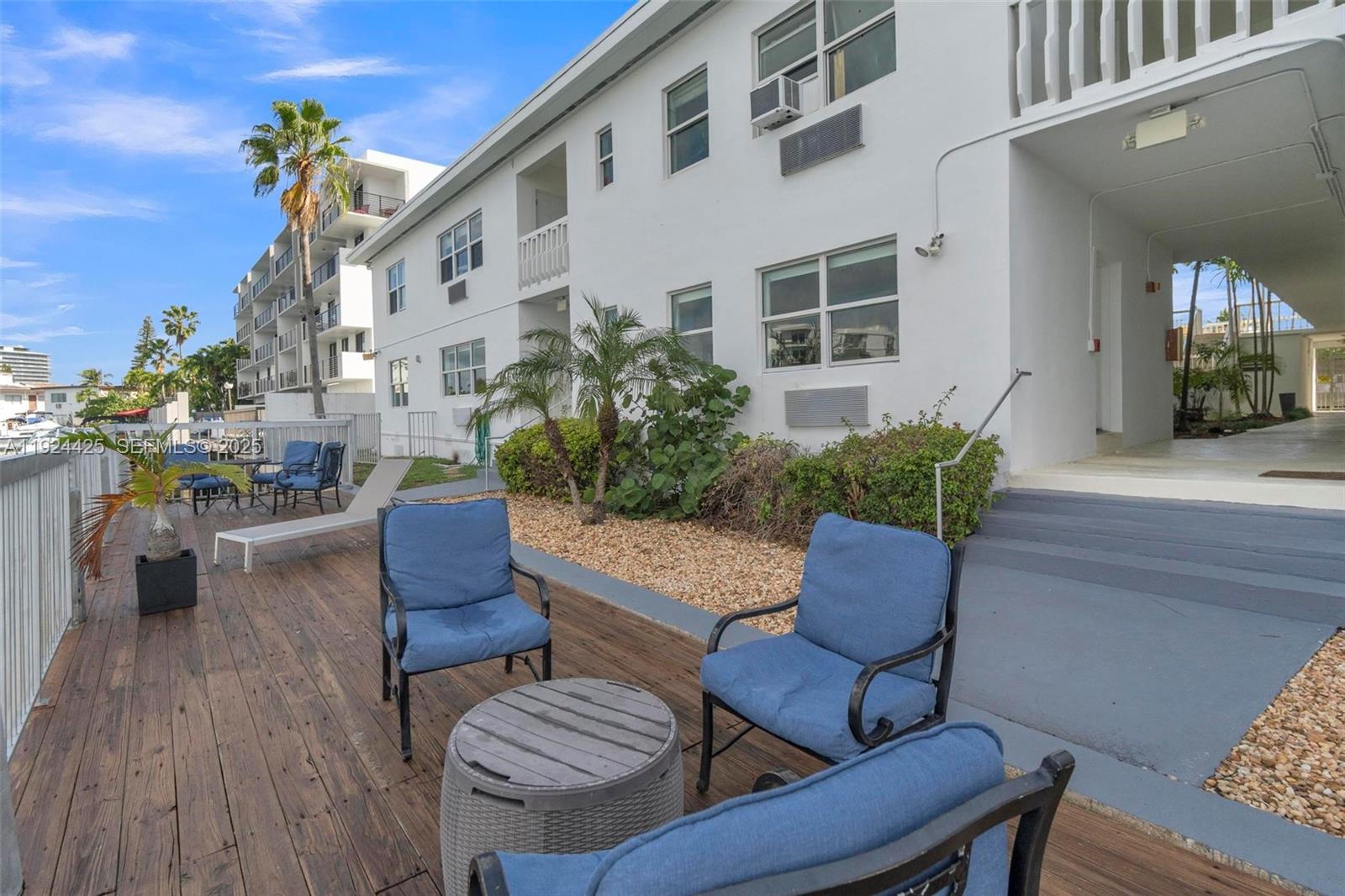 THE LOFTS AT TATUM CONDO - Residential