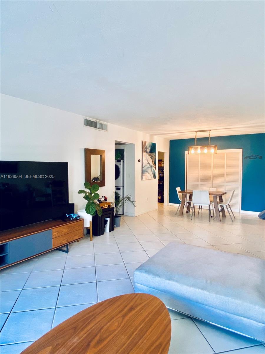 ISLAND POINTE CONDO - Residential Lease