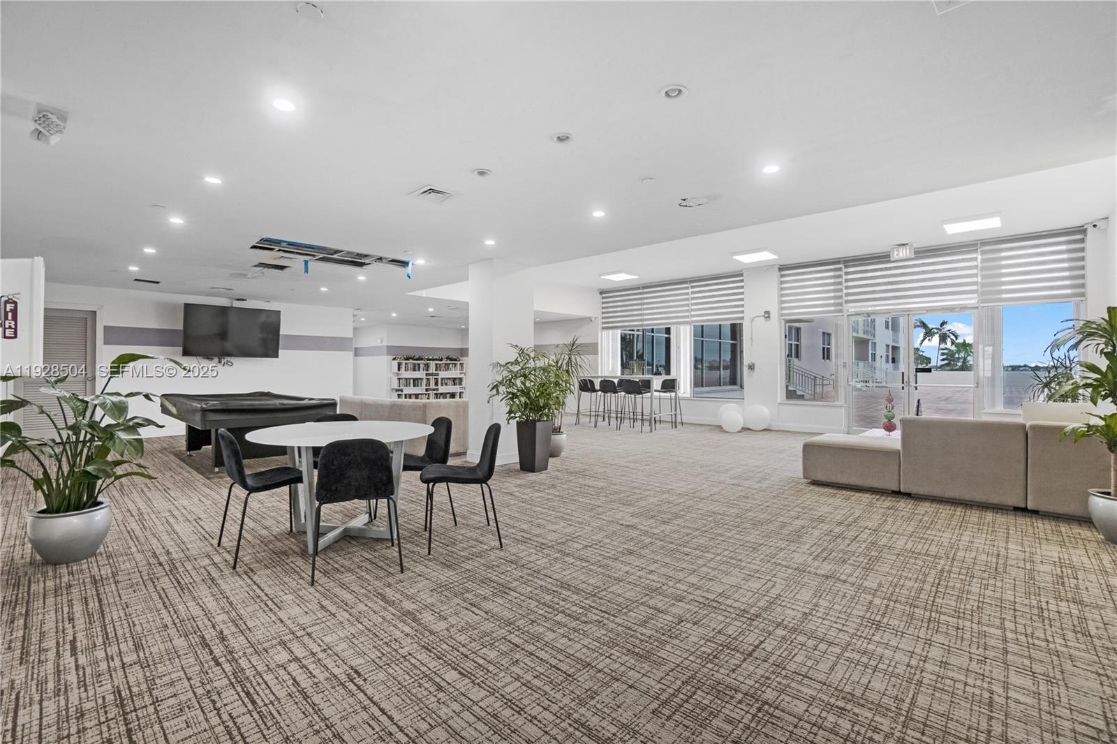 ISLAND POINTE CONDO - Residential Lease