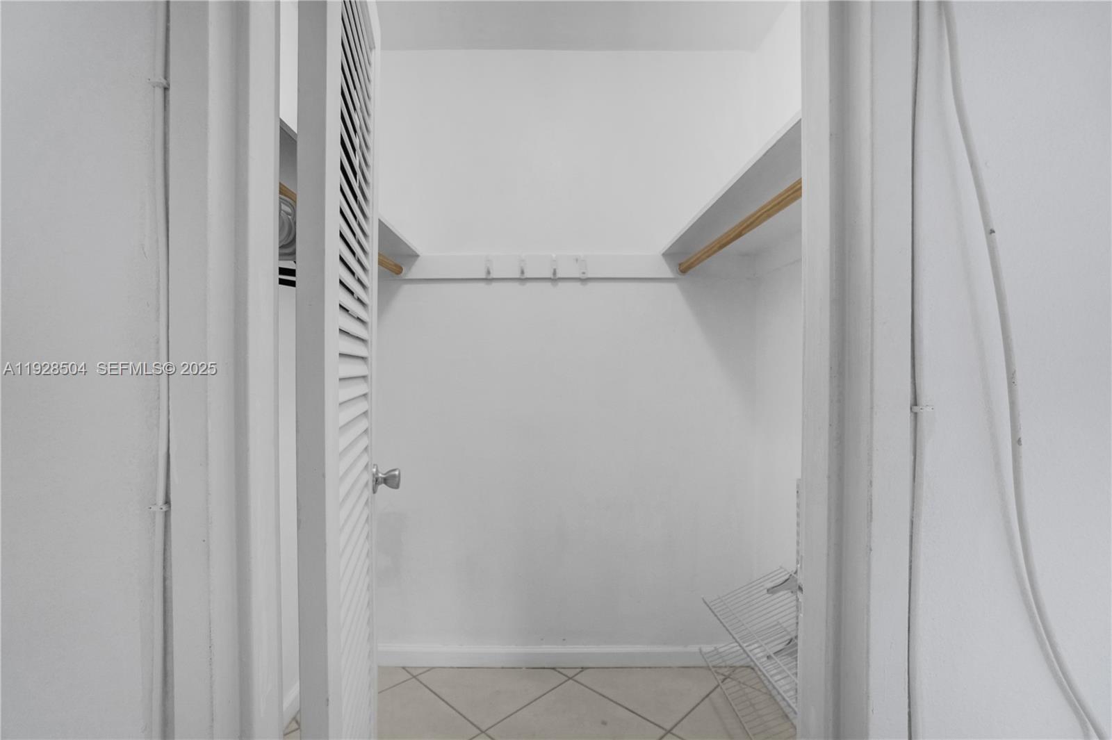 ISLAND POINTE CONDO - Residential Lease