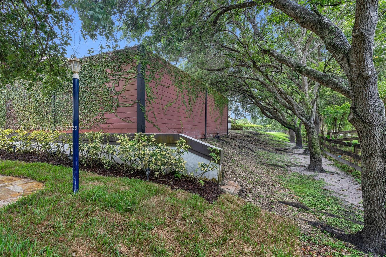 EVERGLADES SUGAR & LAND C - Residential
