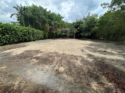 Homes with One Acre Plus in Miami-Dade County 24 157 NW 104th St Miami Shores FL 33150