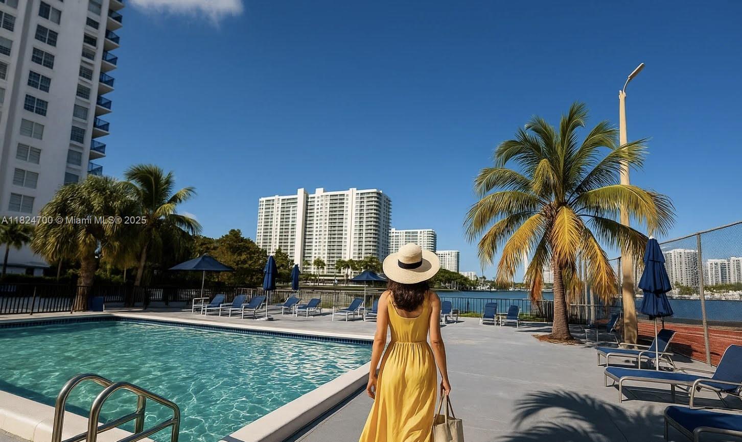 COMMODORE PLAZA CONDO - Residential