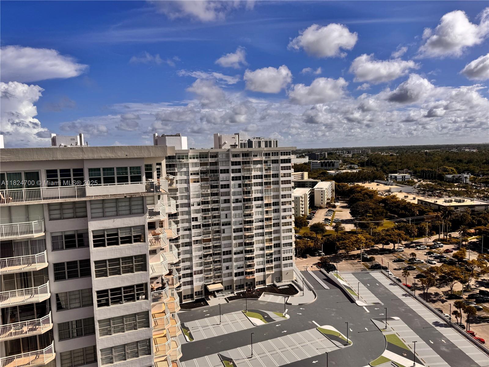2750 Ne 183rd St 2103, Aventura, Miami-Dade County, Florida - 2 Bedrooms  
2 Bathrooms - 