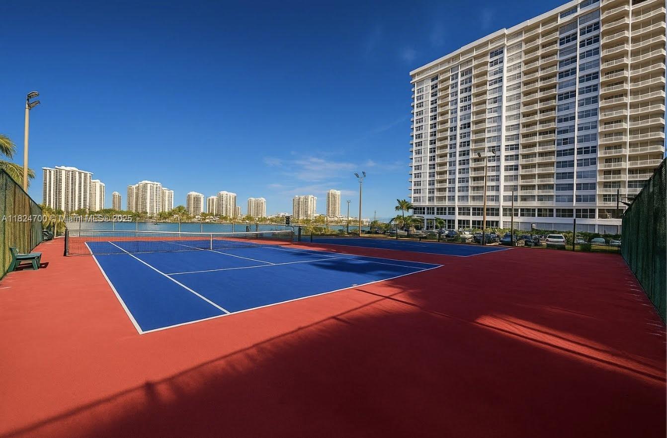 COMMODORE PLAZA CONDO - Residential