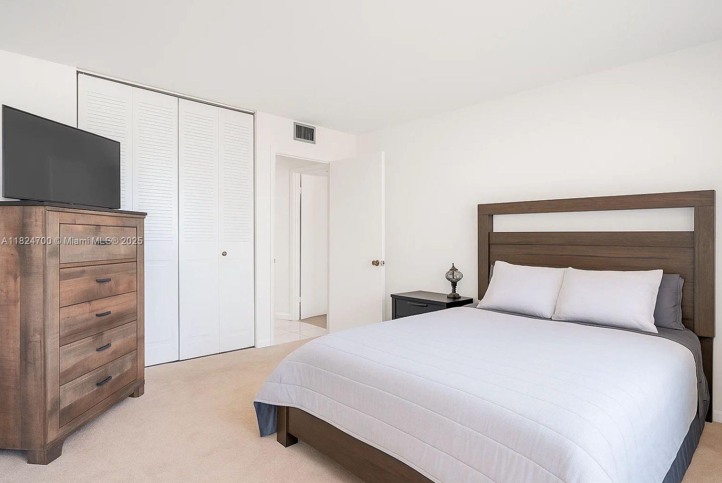 COMMODORE PLAZA CONDO - Residential