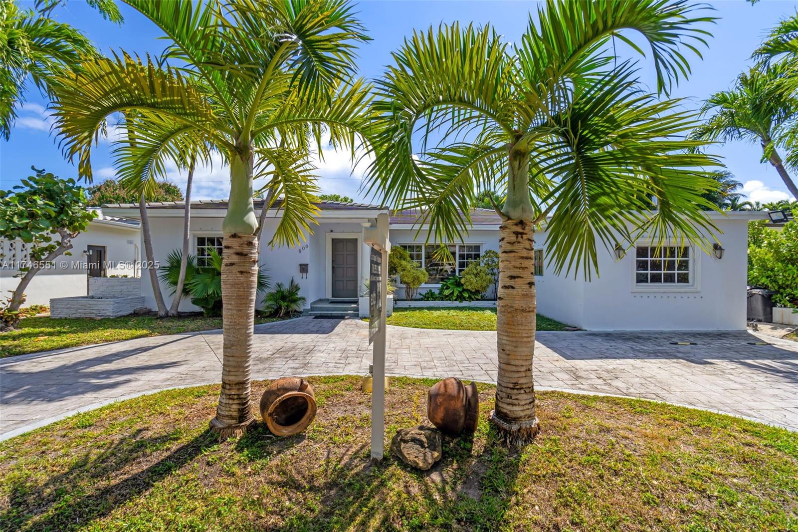 900 N Shore Dr