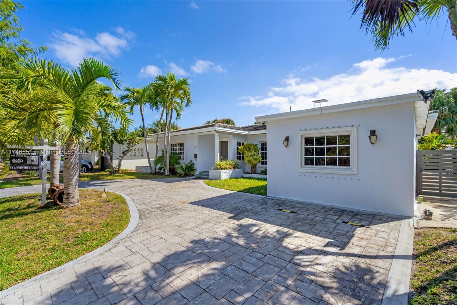 900 N Shore Dr