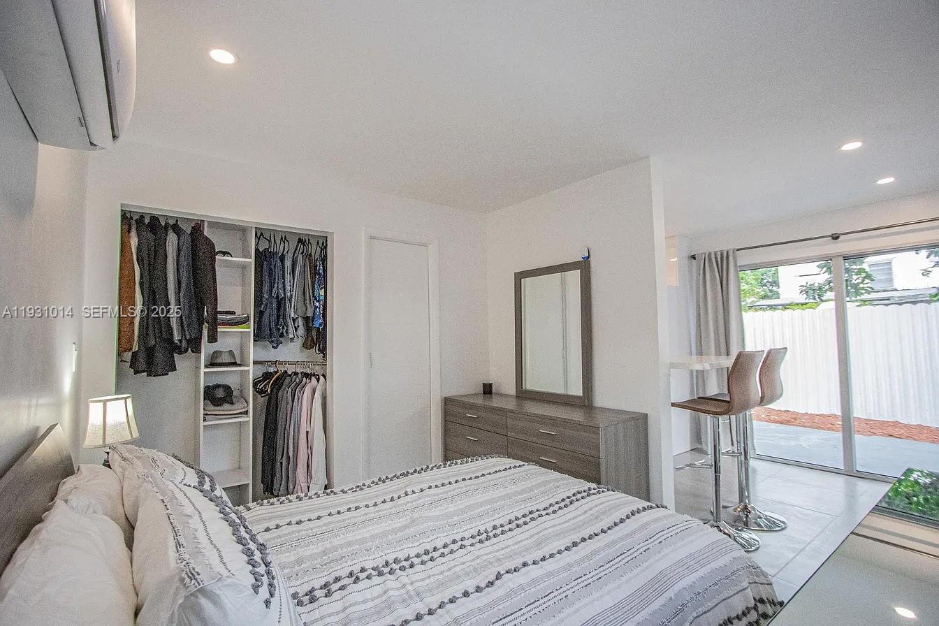 COLLEGE PARK - Residential Income