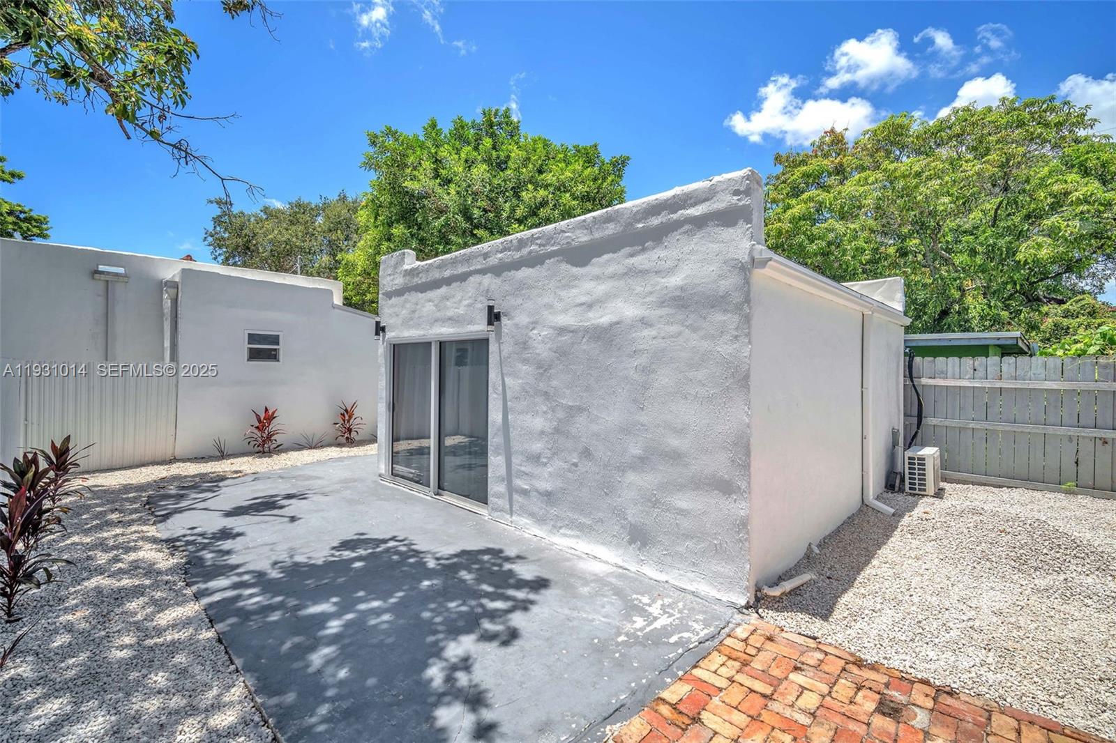 COLLEGE PARK - Residential Income