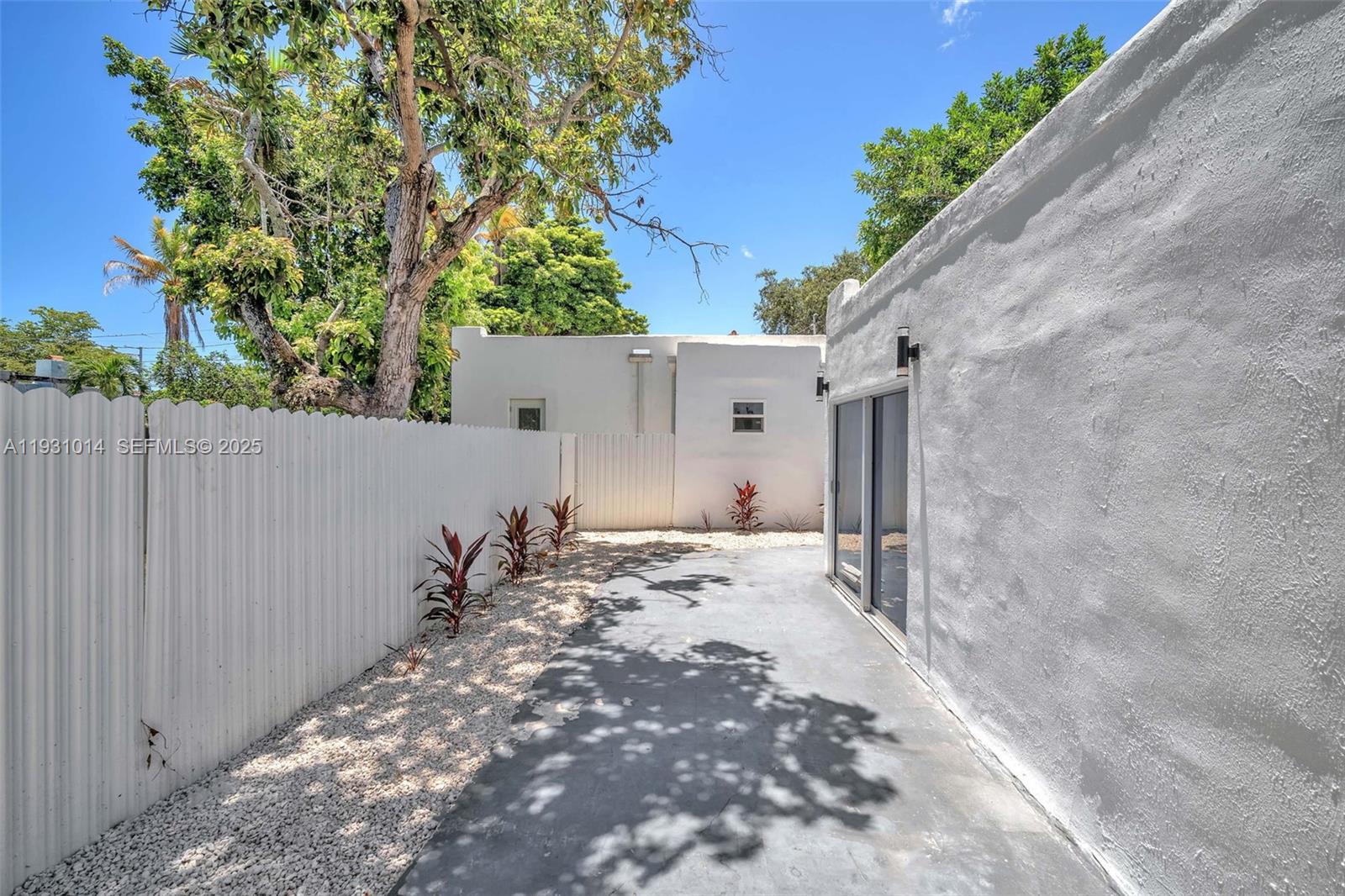 COLLEGE PARK - Residential Income