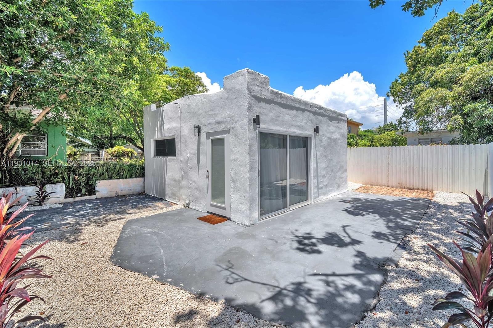 COLLEGE PARK - Residential Income