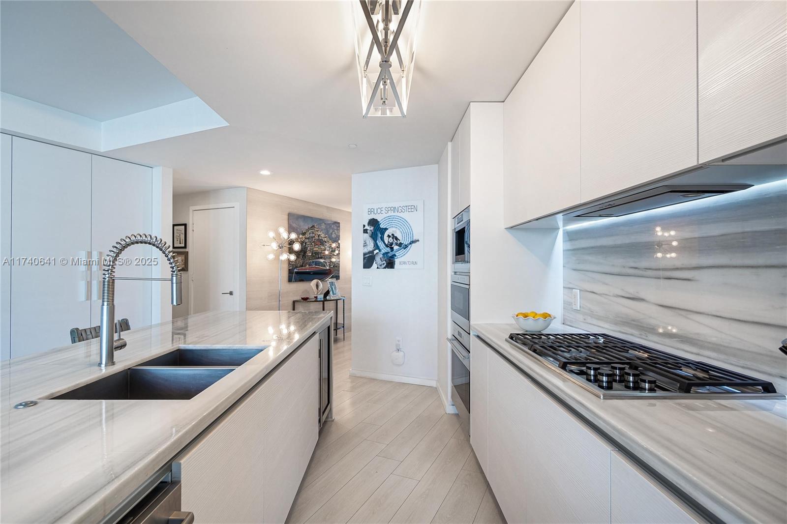 ONE OCEAN CONDO - Residential