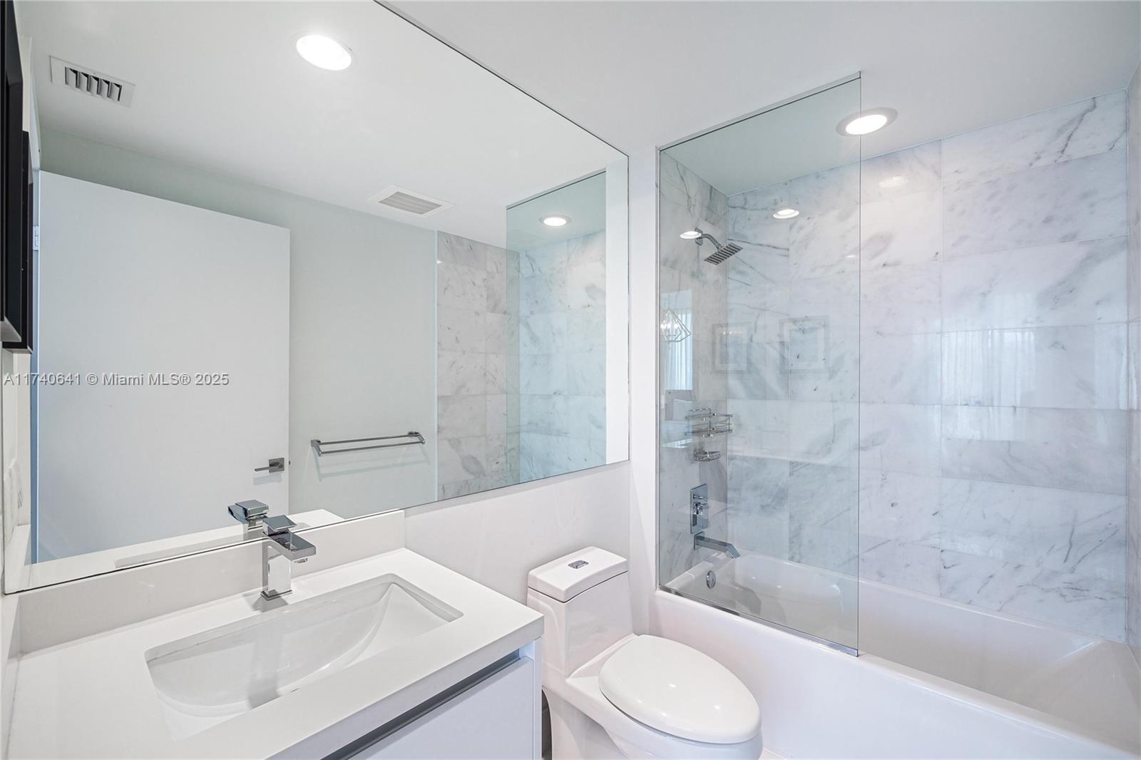 ONE OCEAN CONDO - Residential