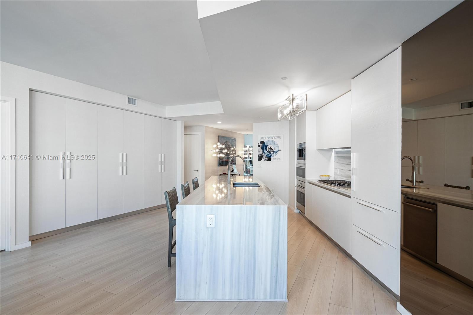 ONE OCEAN CONDO - Residential