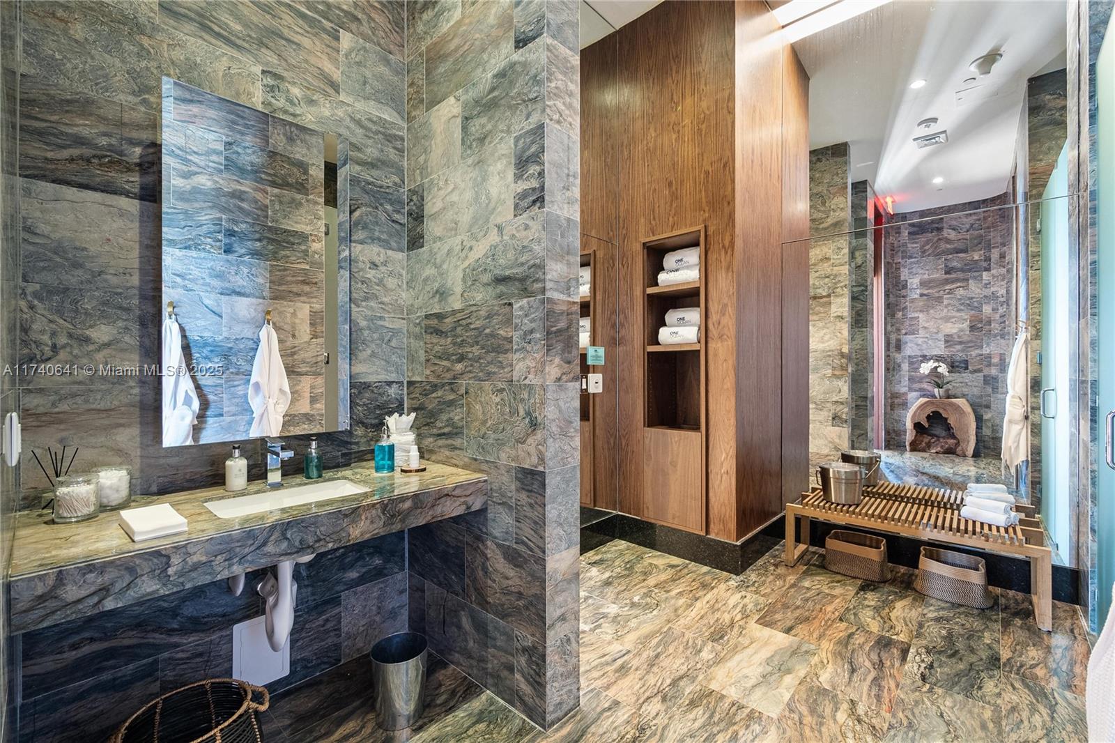 ONE OCEAN CONDO - Residential