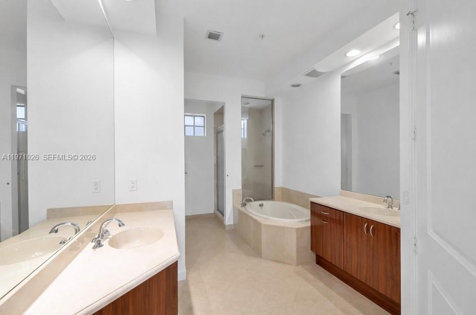 VILLA BIARRITZ CONDO - Residential