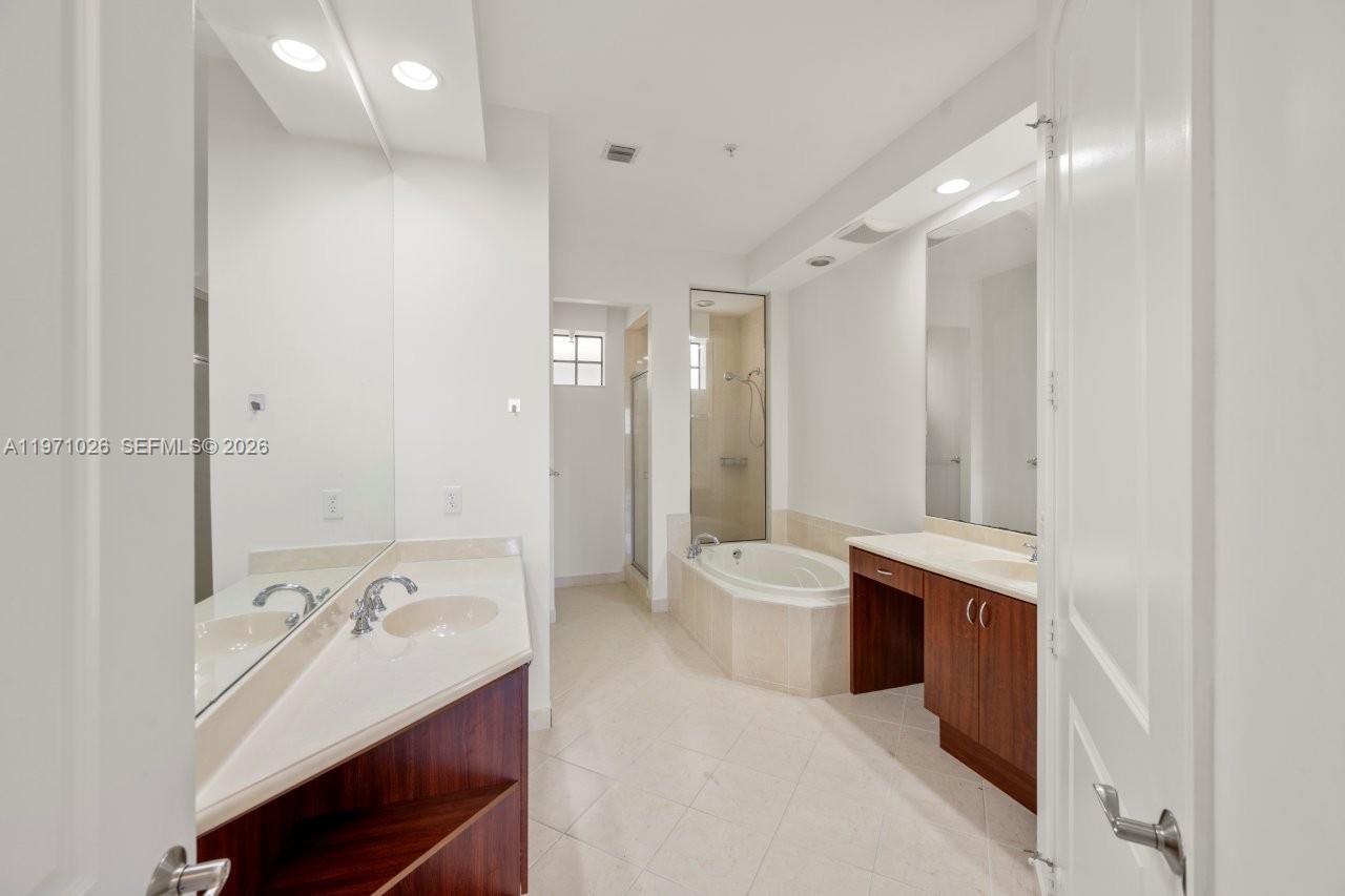 VILLA BIARRITZ CONDO - Residential