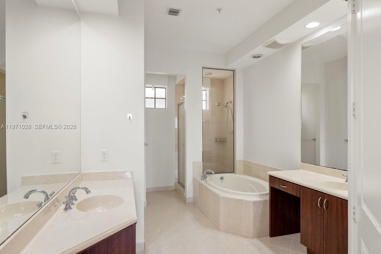 VILLA BIARRITZ CONDO - Residential