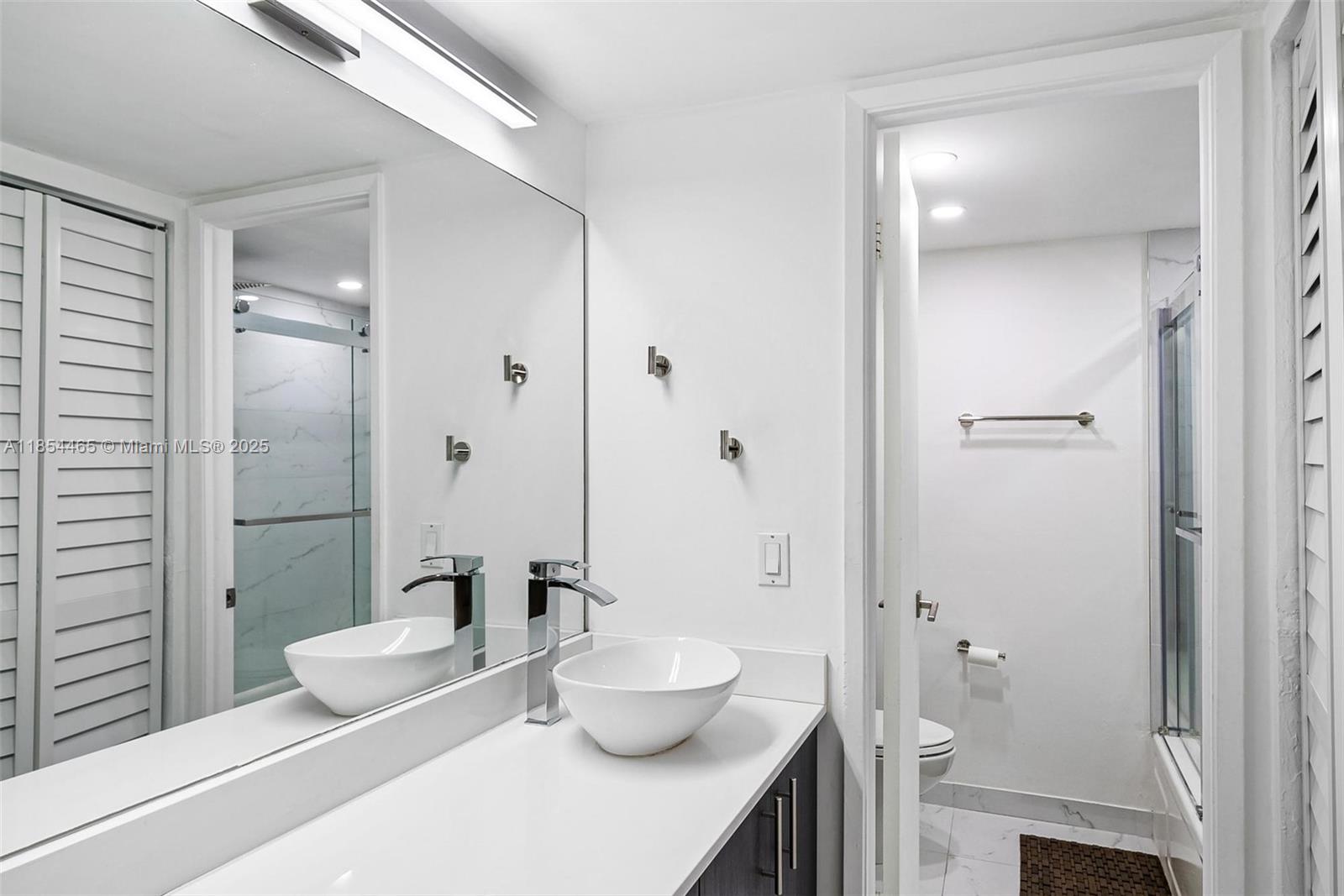 600 NE 36 St 311