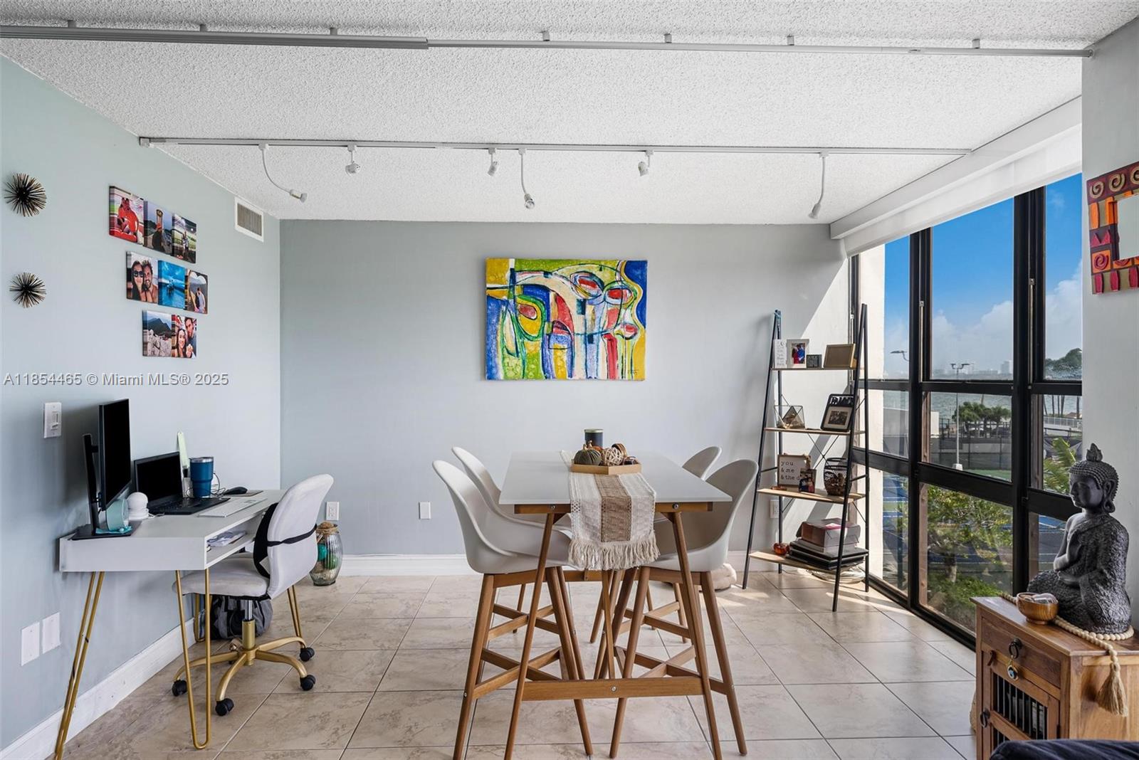 600 NE 36 St 311