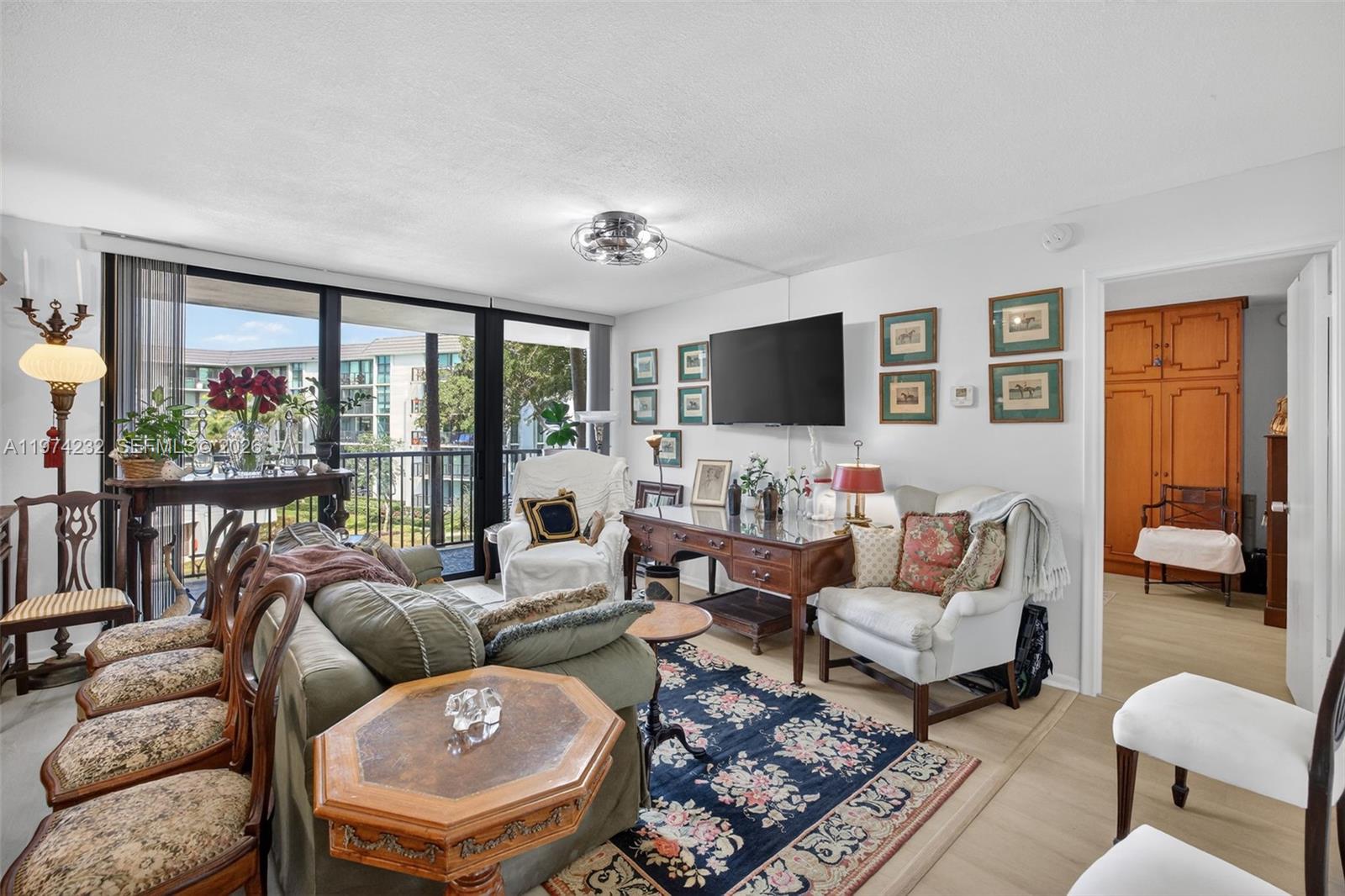 RIVER REACH CONDOMINIUM V - Residential