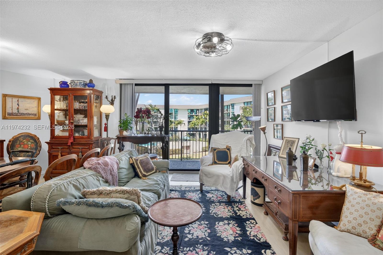 RIVER REACH CONDOMINIUM V - Residential