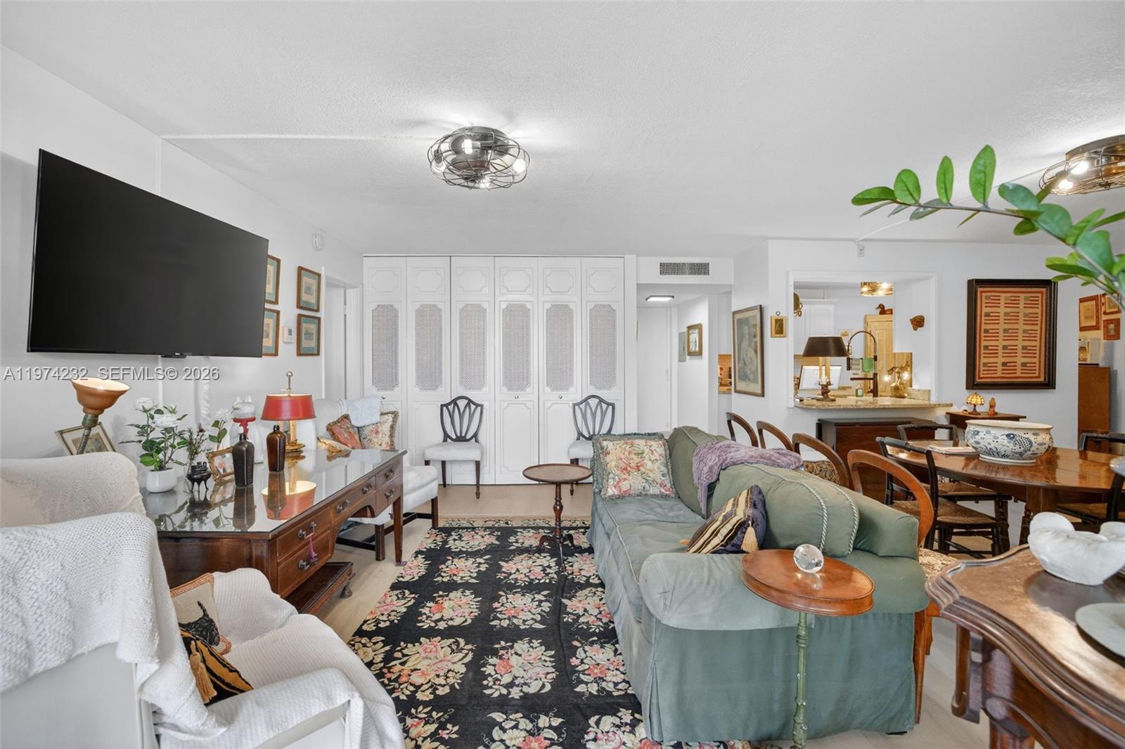 RIVER REACH CONDOMINIUM V - Residential