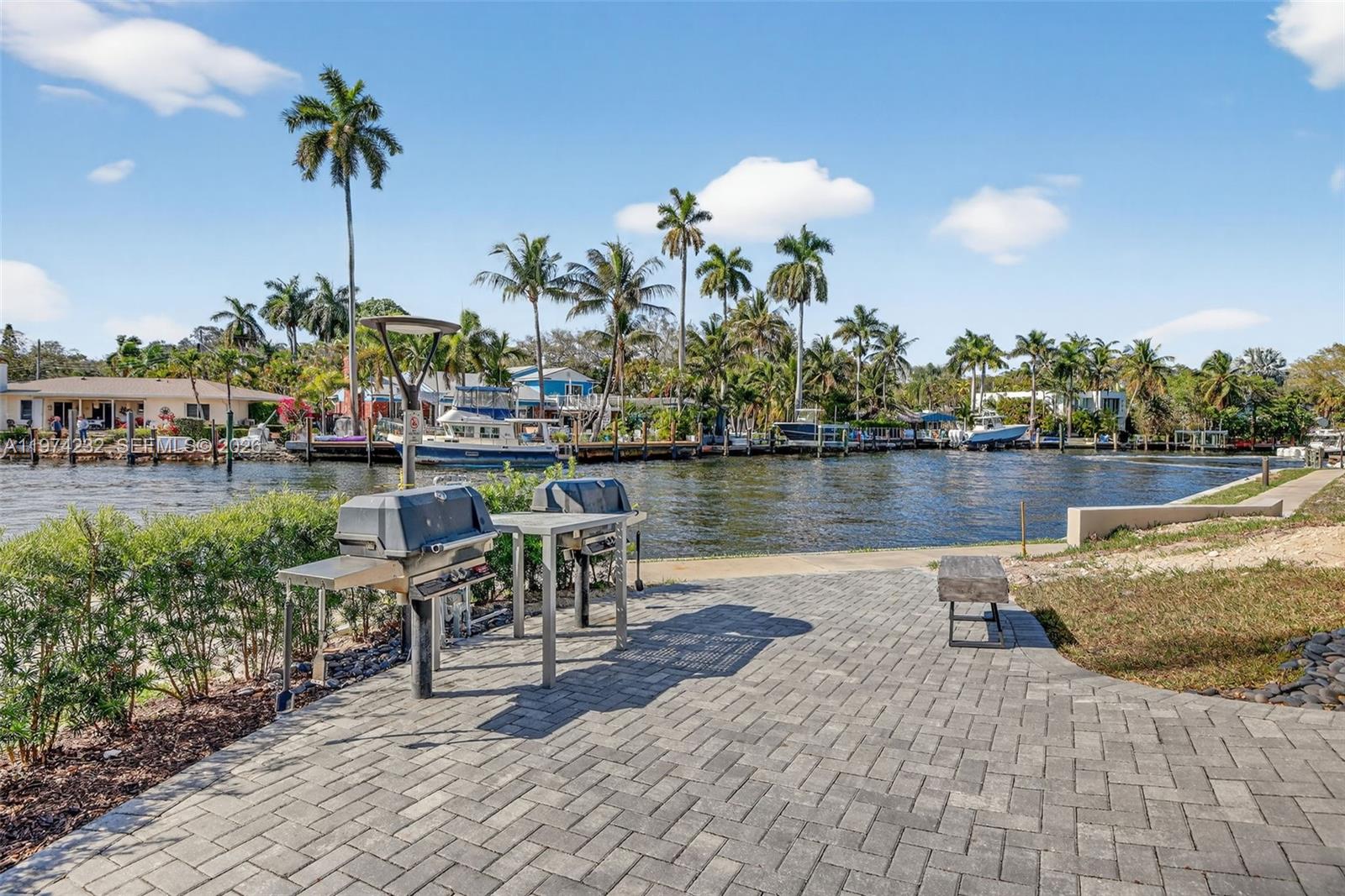 RIVER REACH CONDOMINIUM V - Residential