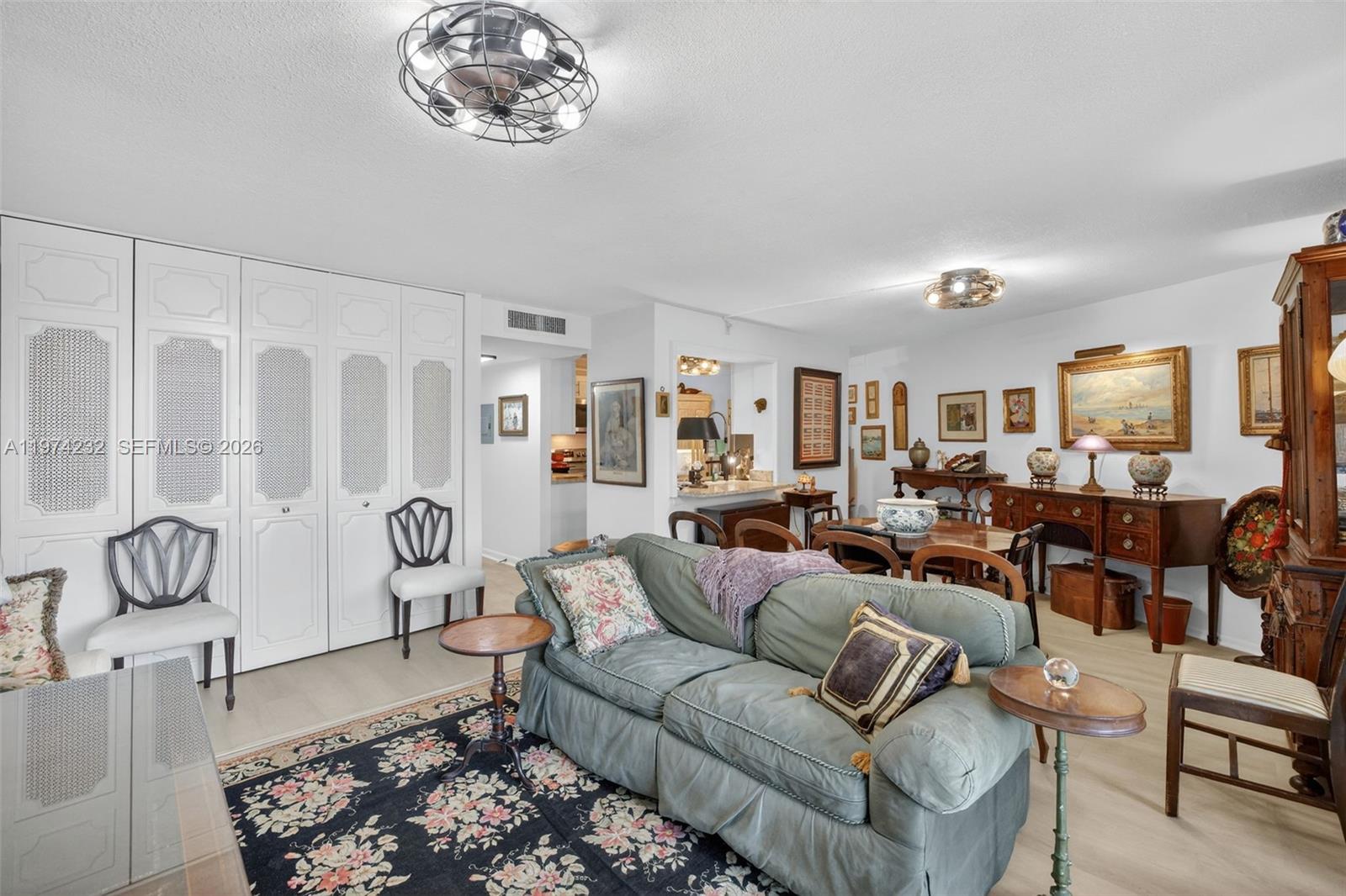 RIVER REACH CONDOMINIUM V - Residential