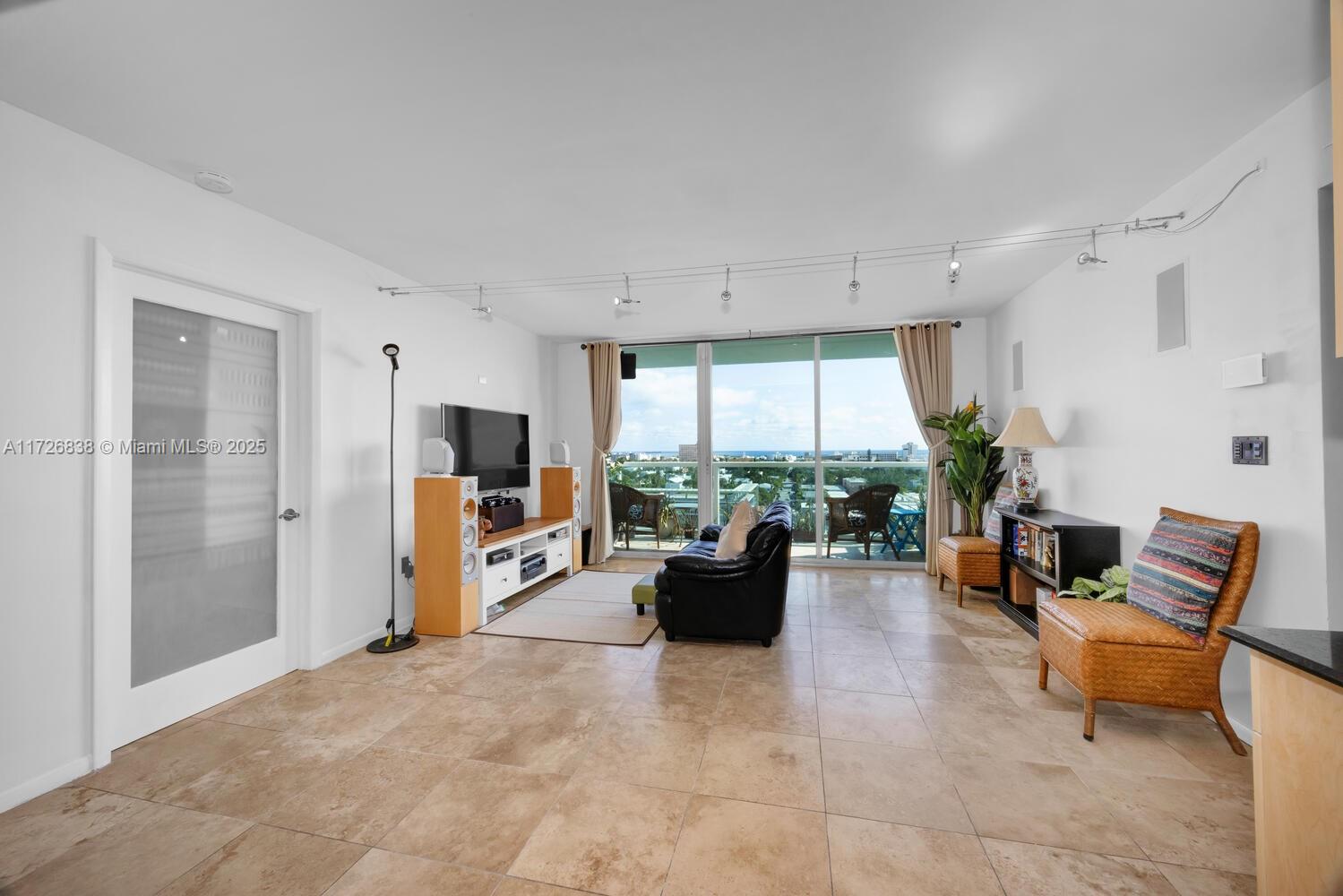 650 West Ave 1208