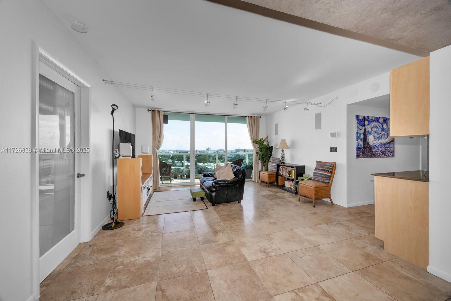 650 West Ave 1208