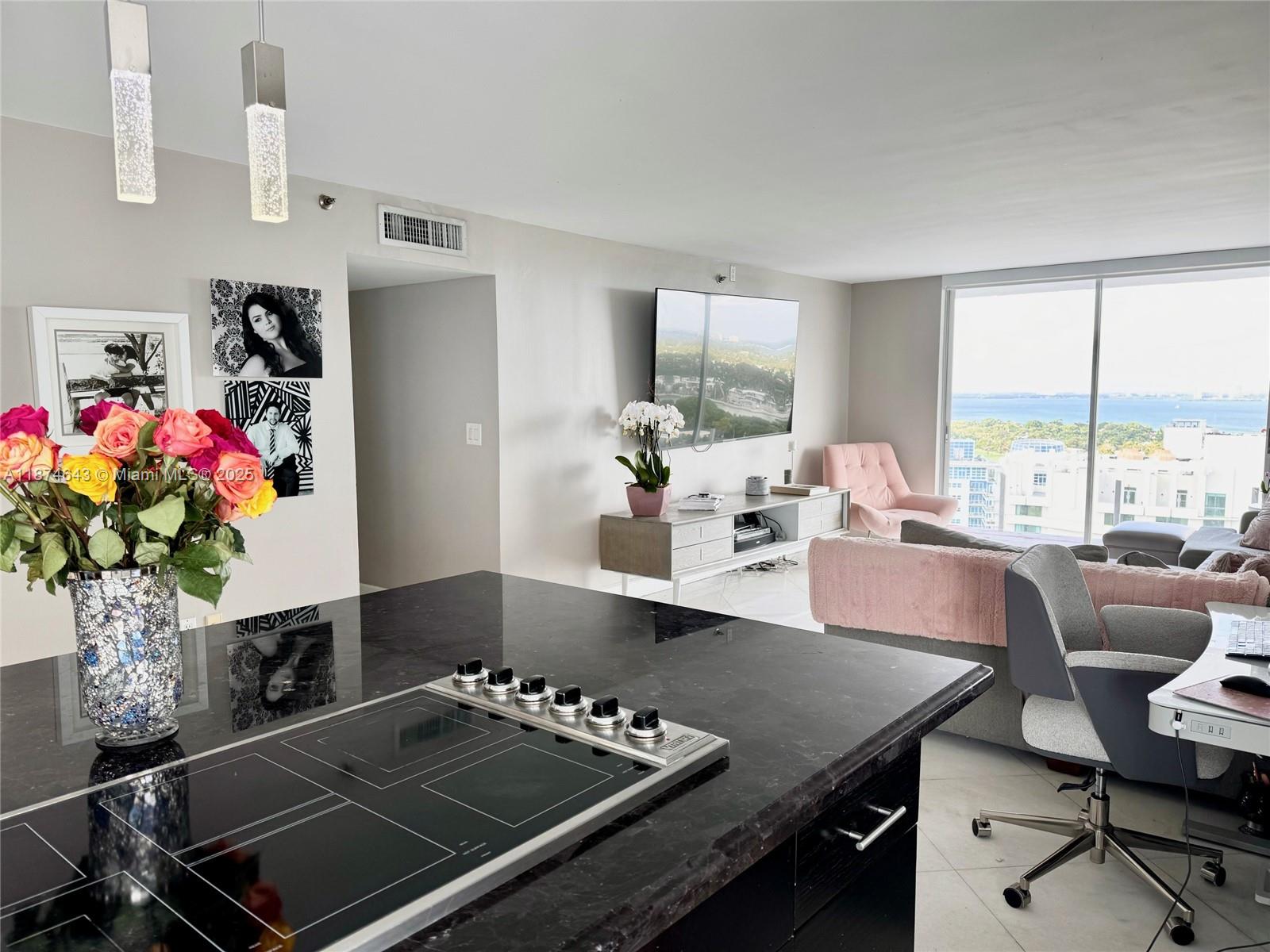 6061 Collins Ave 23A