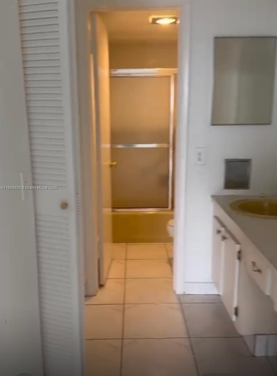 WINDWOOD CONDO - Residential