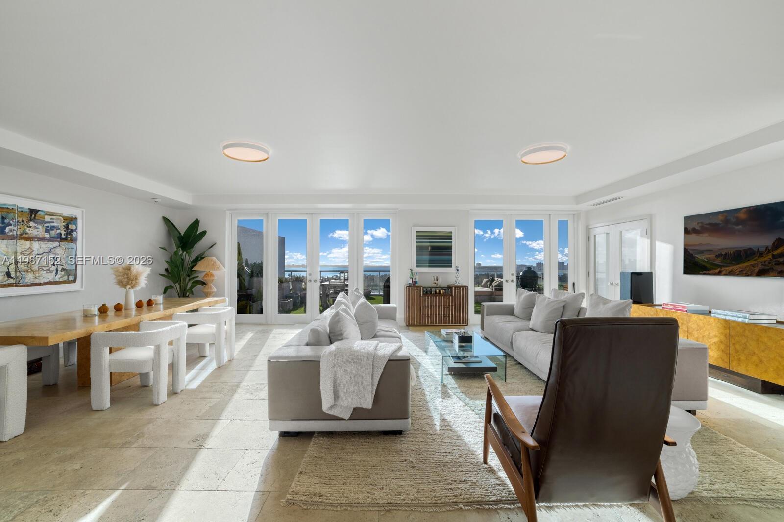 5600 CONDO - Residential