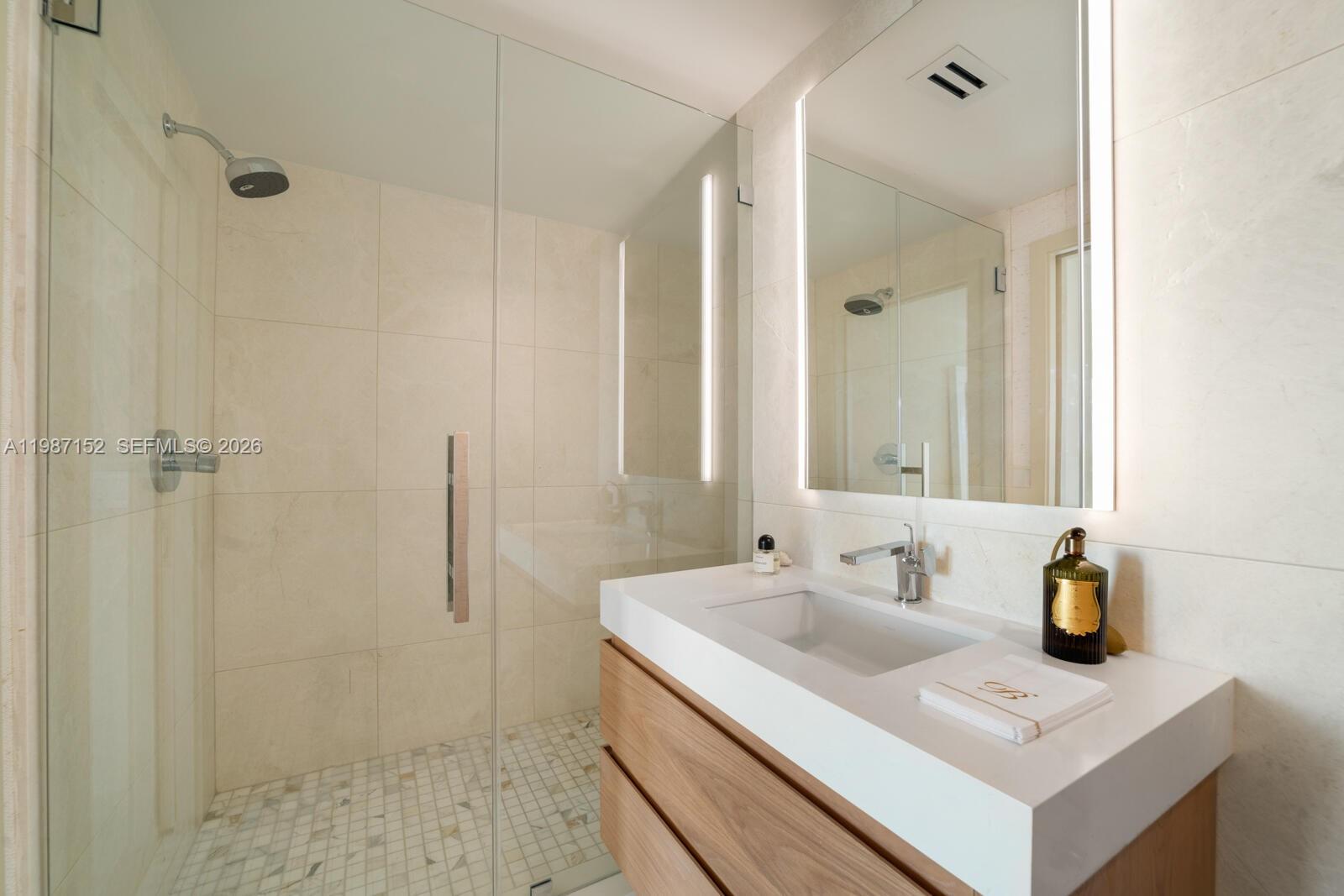 5600 CONDO - Residential