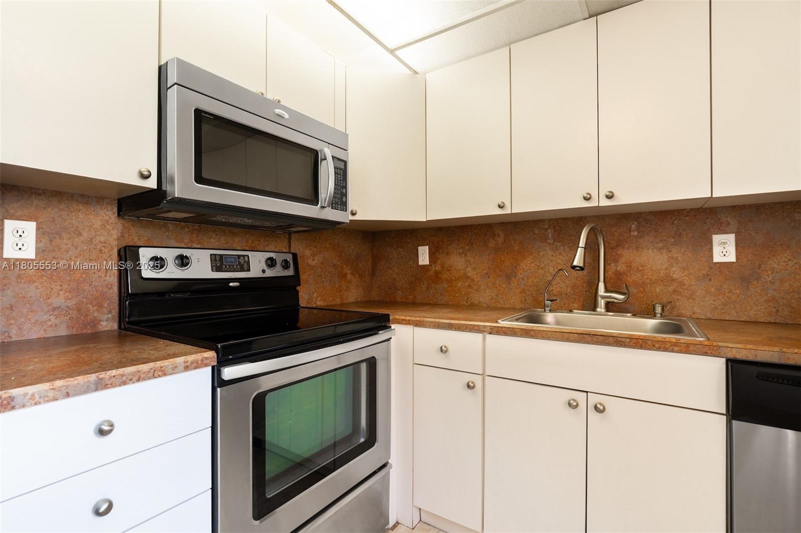 KINGS POINT FLANDERS COND - Residential