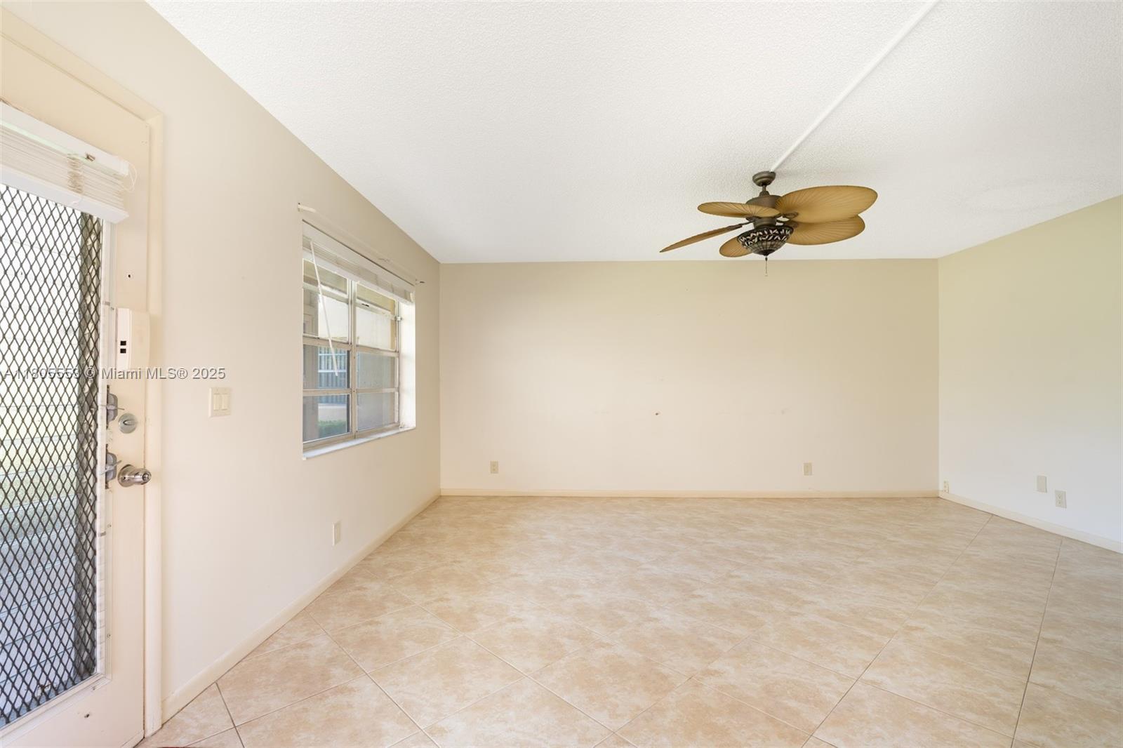 KINGS POINT FLANDERS COND - Residential